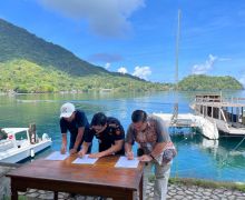 Bea Cukai Ambon Hibahkan Sebuah Kapal Yacht untuk Kegiatan Sosial Melalui Yayasan Ini - JPNN.com