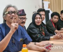 Sentil Jokowi, Butet Kartaredjasa: Kita Berseberangan - JPNN.com