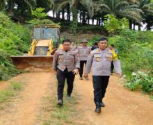Polres Kotim Patroli Skala Besar, Antisipasi Penjarahan TBS Kelapa Sawit - JPNN.com