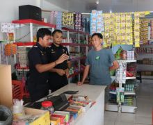 Gelar Operasi Pasar, Bea Cukai Sita 14.982 Batang Rokok Ilegal di Perbatasan RI-Malaysia - JPNN.com