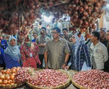 Pj Gubernur Jateng Sidak di Pasar Legi Solo, Harga Sejumlah Komoditas Pangan Mulai Turun - JPNN.com
