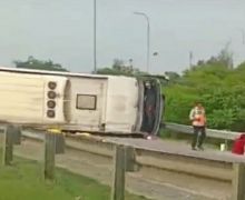 Kecelakaan Maut di Exit Tol Cikopo, 12 Orang Meningga Dunia - JPNN.com