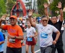 Hasto dan Siti Atikoh Ikuti Maraton Semarang 10K - JPNN.com
