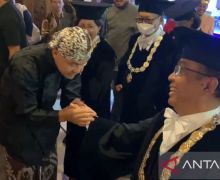 Lihat Itu Ekspresi Ganjar & Pratikno Saat Bertemu di Dies Natalis ke-74 UGM - JPNN.com