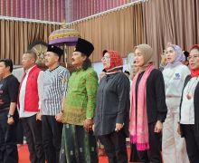 Safari Siti Atikoh, Pengasuh Ponpes Al Badru Alaina Ajak Jemaah Pilih Ganjar - JPNN.com