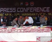 Polrestabes Surabaya Tangkap Pasutri Kurir Narkoba, Sita 144 Kg Sabu-Sabu - JPNN.com