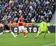 Chris Wood Bawa Nottingham Forest Berpesta di Markas Newcastle United - JPNN.com