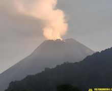 3 Gunung Api Erupsi, Ada Potensi Bahaya Gas Beracun dari si Laki-laki - JPNN.com