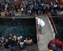 Kehadiran Ganjar Bikin Heboh Ribuan Pengunjung Mata Air Cokro di Klaten - JPNN.com