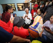 Telanjur Cinta Ganjar, Pedagang Pasar Dikasih Berapa pun Ogah Pilih Capres Lain - JPNN.com
