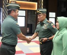 30 Perwira TNI AD Naik Pangkat, 19 Kolonel Pecah Bintang - JPNN.com