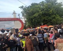 Petani Banyumas Tegaskan Tak Ada Kericuhan Saat Kunjungan Jokowi di GOR Satria - JPNN.com
