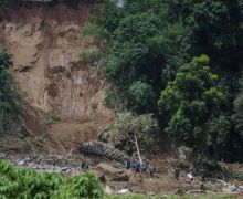 Tanah Longsor di Subang Menewaskan 2 Orang, 9 Warga Terluka - JPNN.com