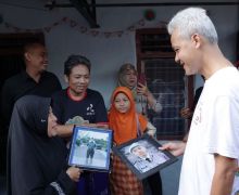 Ibu Rumah Tangga Pamer ke Ganjar: Anak Saya Lulusan SMKN Jateng, Sekarang jadi Tentara, Pak - JPNN.com
