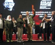 19 Jenderal Purnawirawan dan Ribuan Pensiunan Serahkan Tongkat Komando kepada Ganjar - JPNN.com
