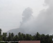 Gunung Ibu di Maluku Utara Erupsi, Lontarkan Abu Setinggi 1.000 Meter - JPNN.com