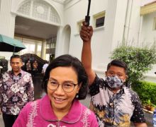Senyum Sri Mulyani saat Ditanya Isu Perselisihan dengan Prabowo - JPNN.com