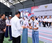 Jokowi & Mas Nadiem Bagi-Bagi Dana PIP 2024 di Jateng - JPNN.com