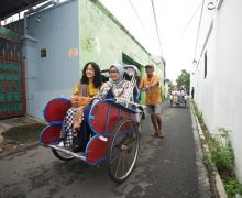 Fery Farhati dan Mutiara Baswedan Menyusuri Kampung Batik Laweyan - JPNN.com