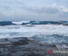 BMKG Minta Masyarakat Mewaspadai Gelombang Tinggi 6 Meter di Laut Natuna Utara - JPNN.com