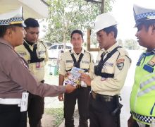 Patroli Dialogis di PHR Rumbai, Ditlantas Polda Riau Ajak Masyarakat Cegah Penyebaran Hoaks - JPNN.com