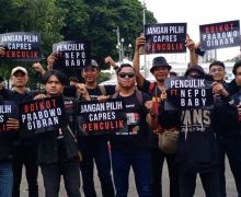 Petisi Koalisi Masyarakat Sipil di Acara Kamisan Menyoal Pencalonan Prabowo-Gibran - JPNN.com