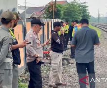 Seorang Pemuda Tewas Tersambar Kereta di Cipinang - JPNN.com
