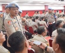 Propam Polda Riau Periksa HP 943 Personel yang Bertugas Mengamankan TPS Pemilu 2024 - JPNN.com
