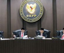 Minta Pecat Anggota KPU, Kuasa Hukum Irman Gusman Kirim Kesimpulan Tambahan ke DKPP - JPNN.com