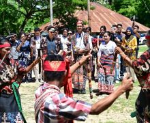 Alam Ganjar Kagum dengan Kebudayaan Lokal di Sumba Timur - JPNN.com