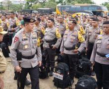 Lepas 1.664 Pasukan Pengaman Pemilu, Irjen Iqbal Optimistis Riau Kondusif - JPNN.com