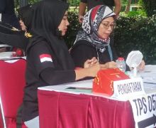 Masih di Surabaya, Ahmad Dhani Pastikan Mencoblos di Pondok Pinang Siang Ini - JPNN.com