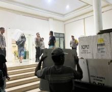 Ratusan Kotak Suara Dipindahkan ke Kompleks Rudin Gubernur, Hillary Lasut: Ada Apa Ini? - JPNN.com