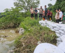 Banjir Brebes Rendam Ribuan Rumah, Pemprov Jateng Pasok Logistik Pengungsi - JPNN.com