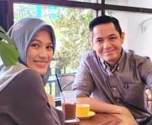 Menjelang 10 Tahun Pernikahan, Dude Harlino: Masih Banyak Belajar - JPNN.com