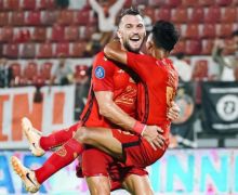 Babak Pertama Persija Vs Dewa United 2-1, Ada yang Bertengkar, Berebut Menendang Penalti - JPNN.com