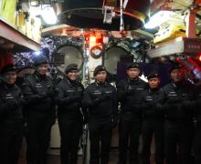 Panglima dan Sejumlah Perwira Tinggi TNI Terima Brevet Kehormatan Hiu Kencana Kapal Selam TNI AL - JPNN.com
