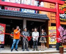 Geluti Bisnis F&B, Hotman Paris Buka Tempat Makan Ramen Murah - JPNN.com