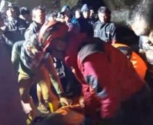Wisawatan Tenggelam di Curug Cimedang Tasikmalaya Ditemukan Sudah Meninggal Dunia - JPNN.com