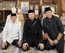 Menjelang Ramadan, Panji Adhikumoro Ziarah ke Makam Soeharto - JPNN.com