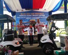Kurangi Emisi Karbon, Paiton Energy Mendonasikan Mobil Listrik untuk Taman Margasatwa Ragunan - JPNN.com
