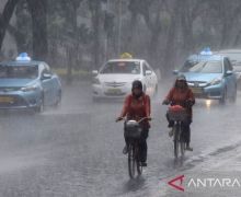 Siapkan Payung! Waspada Hujan Lebat & Petir Hari Ini - JPNN.com
