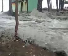 Banjir Rob Terjang Warga Palabuhanratu Sukabumi - JPNN.com