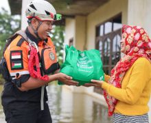 Ikhtiar BAZNAS Penuhi Kebutuhan Gizi Pengungsi Banjir Kudus - JPNN.com