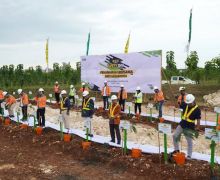 SIG Tanam 503.466 Pohon di Lahan Pascatambang Pabrik Tuban - JPNN.com