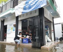 BRI Peduli Salurkan Bantuan Bagi Warga Terdampak Banjir Demak - JPNN.com