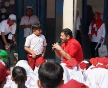 Erha Ultimate Volunteer Dukung Pendidikan Anak Pemulung di Bantar Gebang - JPNN.com