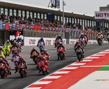 MotoGP Portugal Berakhir Dramatis, Martin Juara, Acosta Naik Podium, Pecco dan Marquez Bersenggolan Lalu Jatuh - JPNN.com