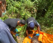 Mayat Pria Bersimbah Darah Ditemukan di Dekat Tugu Brimob, Diduga Korban Kekerasan - JPNN.com