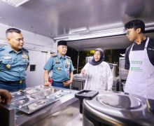 BAZNAS dan TNI AL Gelar Buka Puasa Bersama Ojol dan Masyarakat Pesisir - JPNN.com